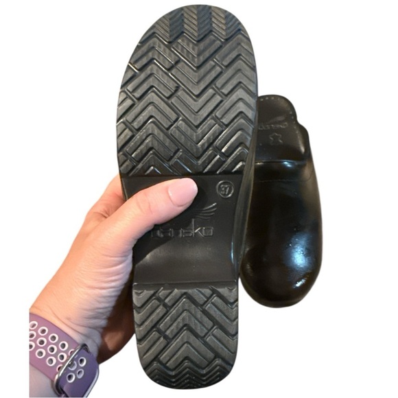 Like New - Dansko Professional Brown Clog - size 6.5-7 - Picture 4 of 5
